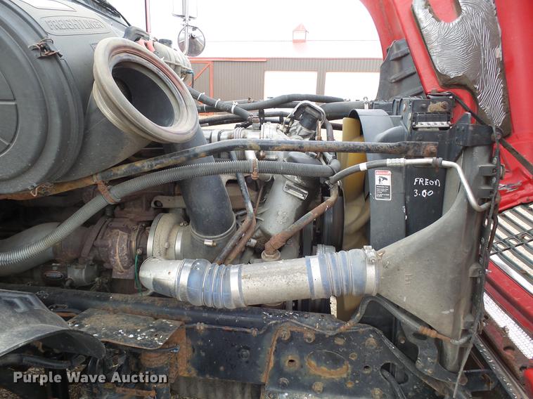 image for item DX9011 2006 Freightliner Columbia semi truck