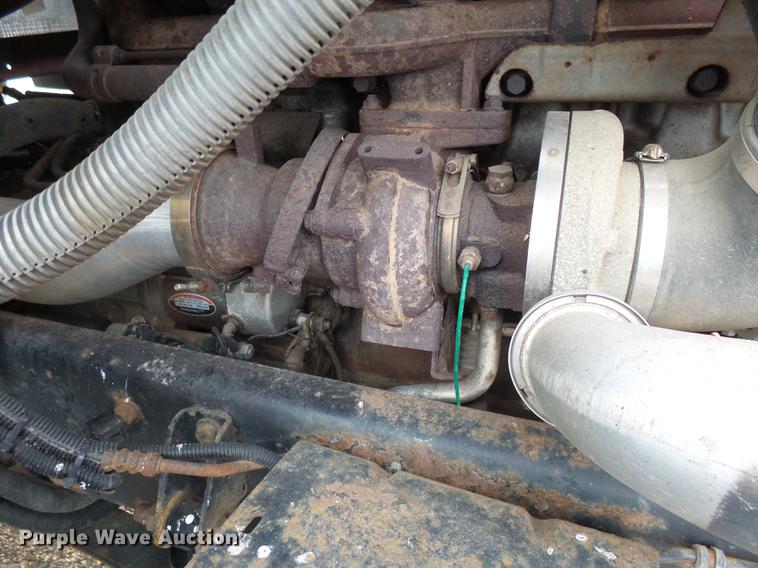 image for item DX9011 2006 Freightliner Columbia semi truck