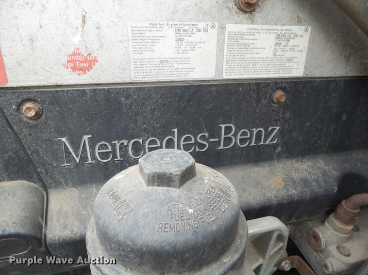 image for item DX9011 2006 Freightliner Columbia semi truck