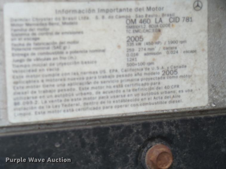 image for item DX9011 2006 Freightliner Columbia semi truck