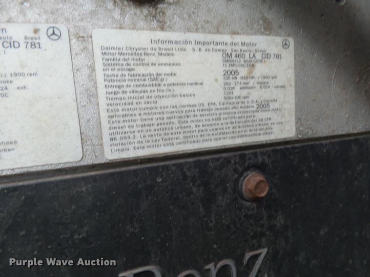 image for item DX9011 2006 Freightliner Columbia semi truck