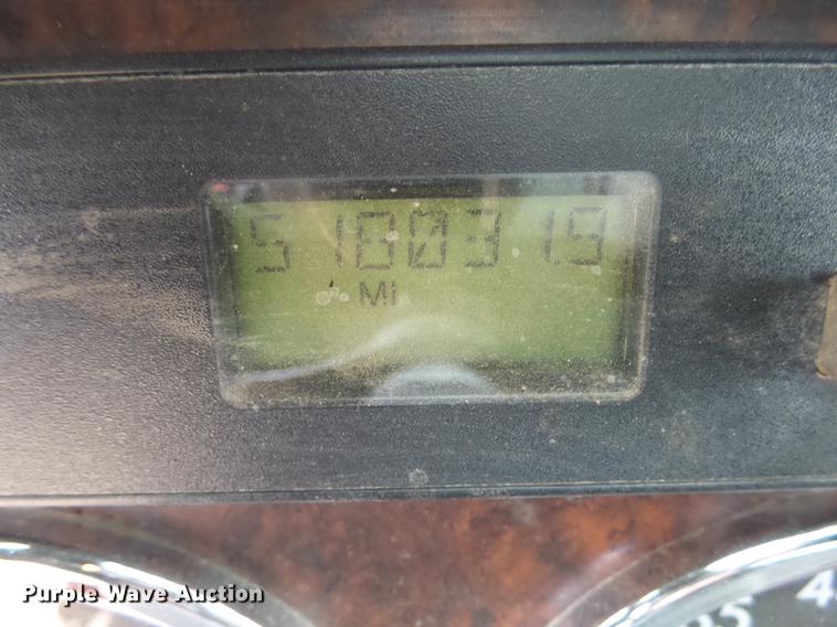 image for item DX9011 2006 Freightliner Columbia semi truck