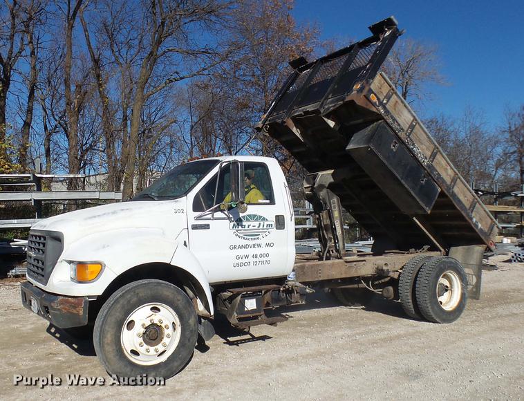 image for item DX9271 2000 Ford F650 dump truck