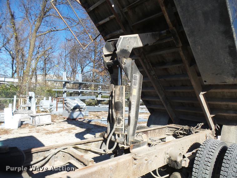 image for item DX9271 2000 Ford F650 dump truck