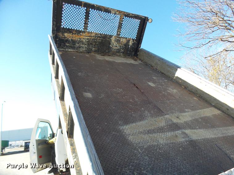 image for item DX9271 2000 Ford F650 dump truck