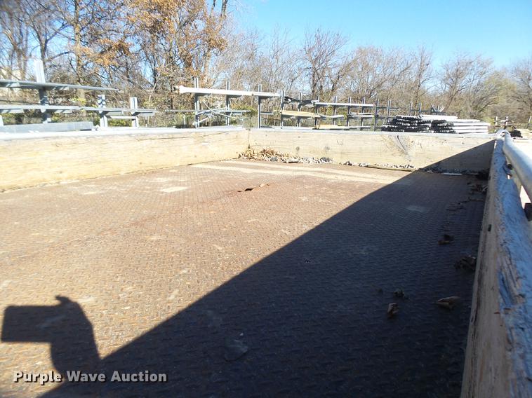 image for item DX9271 2000 Ford F650 dump truck