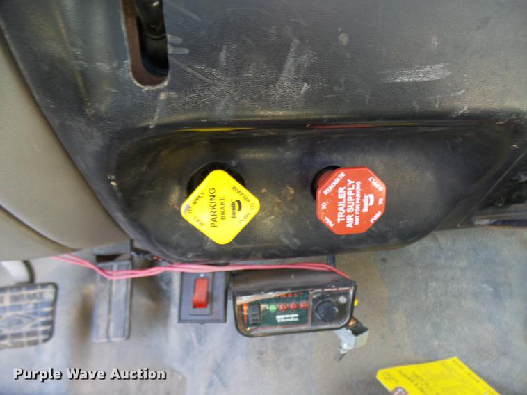 image for item DX9271 2000 Ford F650 dump truck