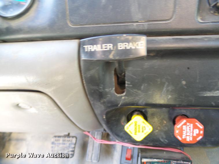 image for item DX9271 2000 Ford F650 dump truck