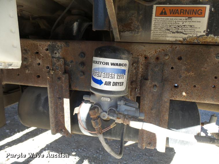 image for item DX9271 2000 Ford F650 dump truck