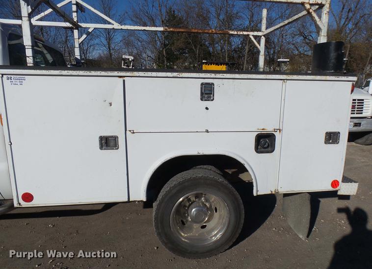 image for item DX9272 2011 Ford F450 Super Duty Crew Cab utility truck