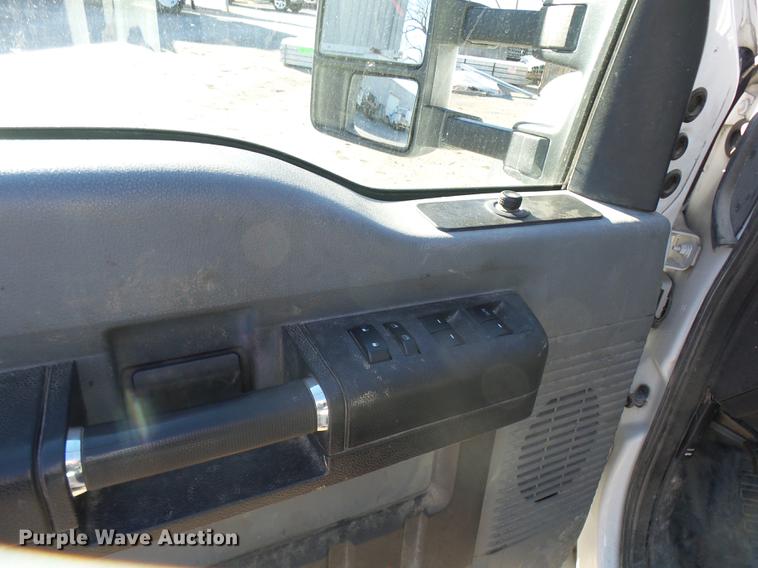 image for item DX9272 2011 Ford F450 Super Duty Crew Cab utility truck