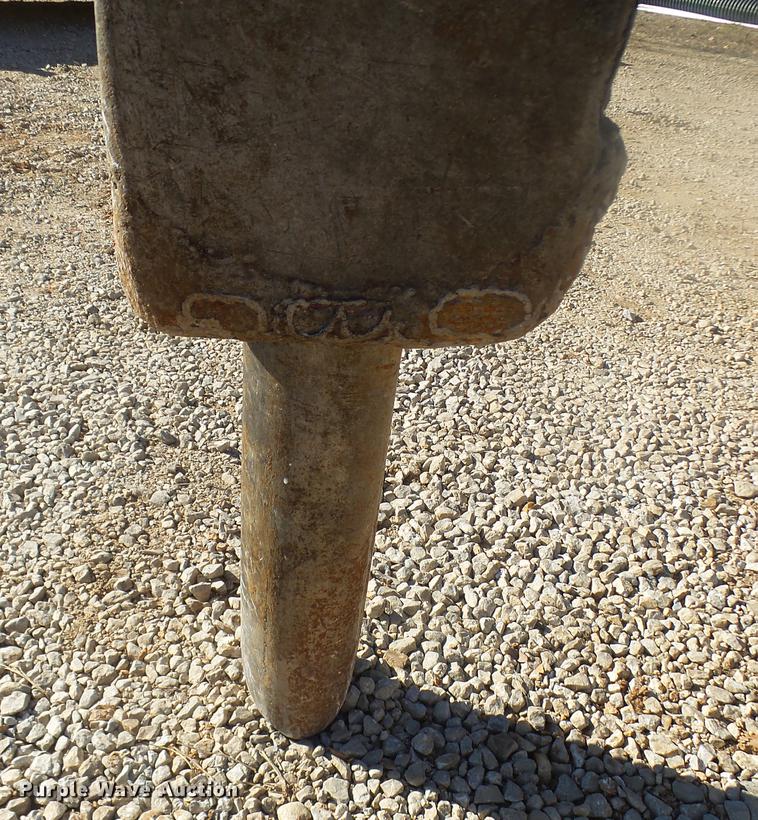 image for item DX9320 NPK L-192 breaker