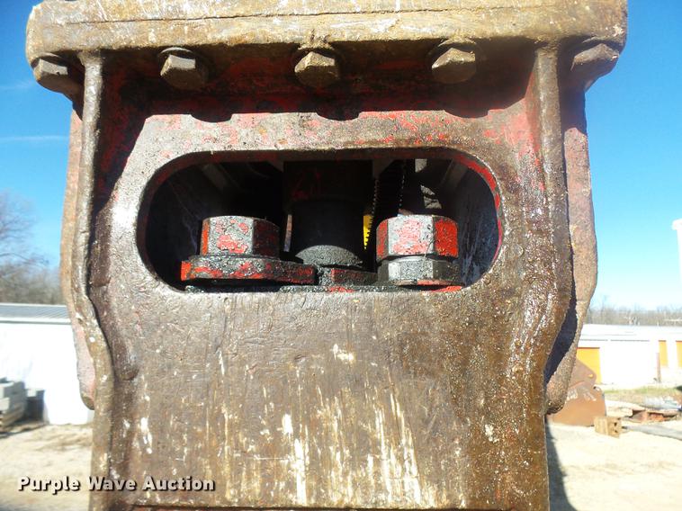 image for item DX9320 NPK L-192 breaker