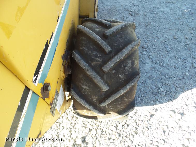 image for item DZ9133 2000 Vermeer V1350 trencher