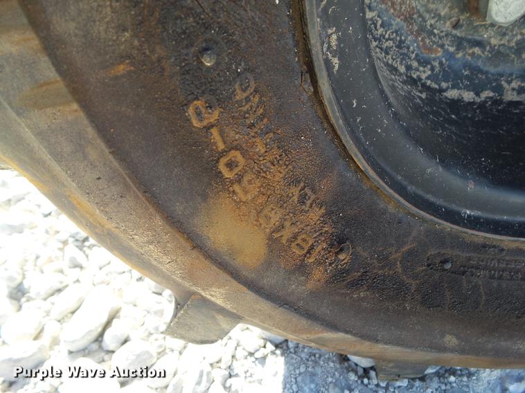 image for item DZ9133 2000 Vermeer V1350 trencher