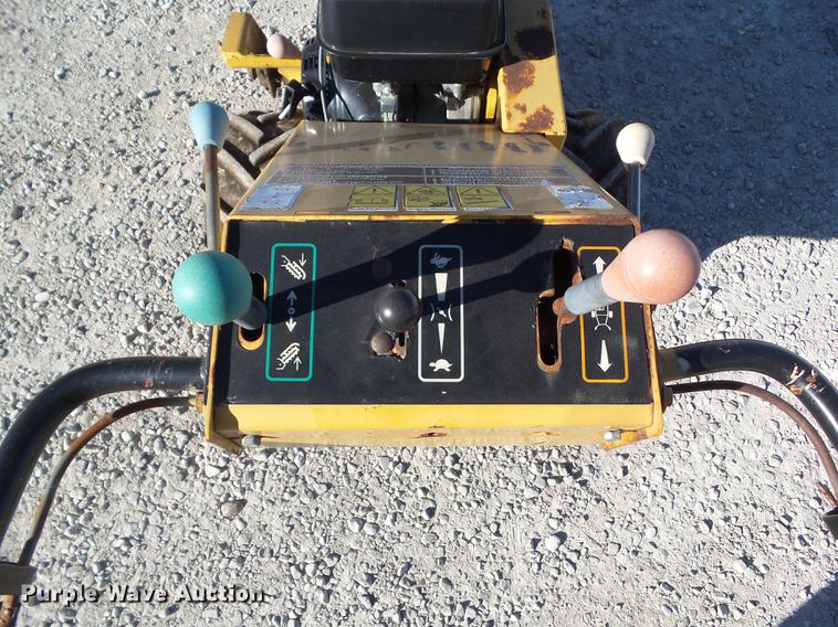 image for item DZ9133 2000 Vermeer V1350 trencher