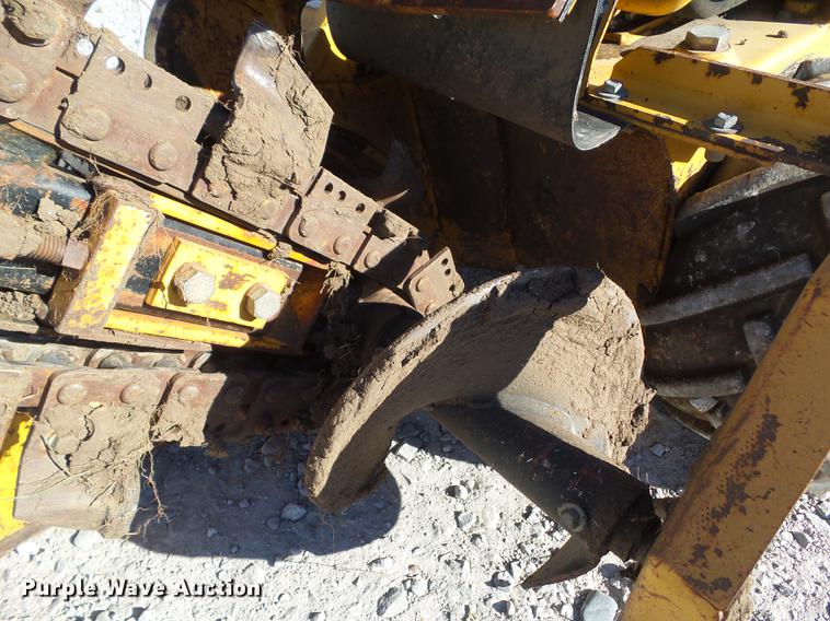 image for item DZ9133 2000 Vermeer V1350 trencher