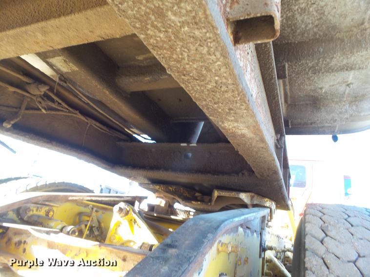 image for item DZ9134 1991 Fuehauf DA527 end dump trailer