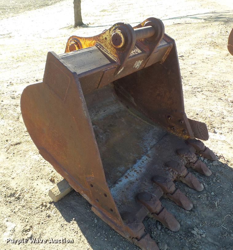 image for item DZ9137 Komatsu excavator bucket