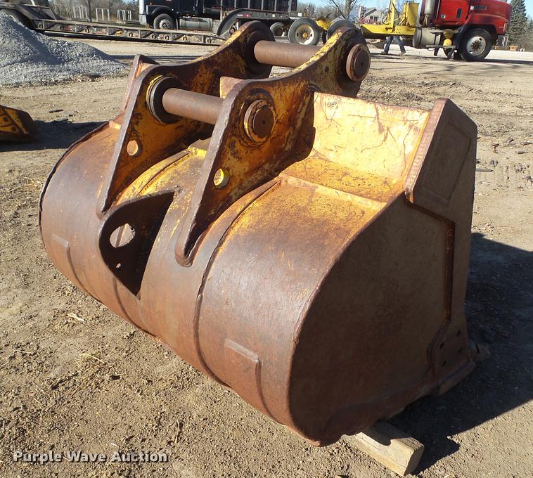 image for item DZ9137 Komatsu excavator bucket
