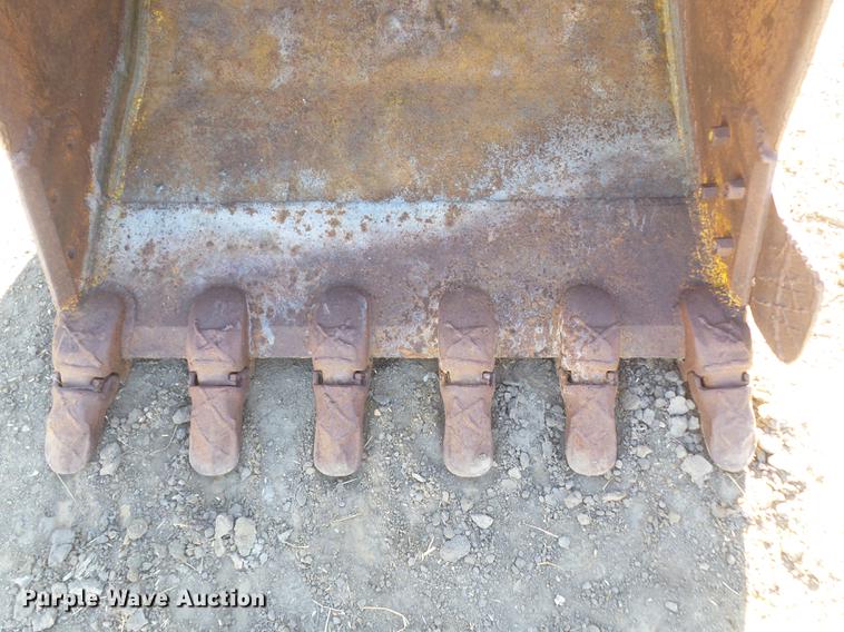 image for item DZ9137 Komatsu excavator bucket