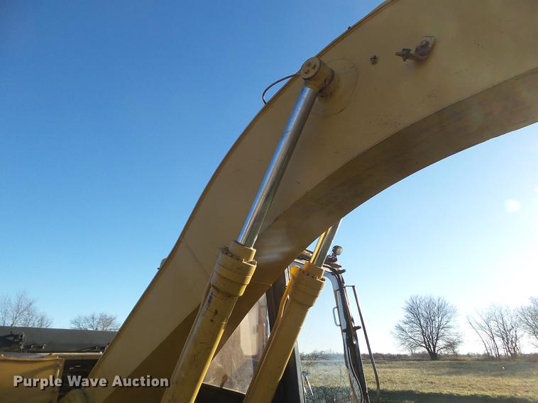 image for item DZ9142 1994 Caterpillar 320L excavator