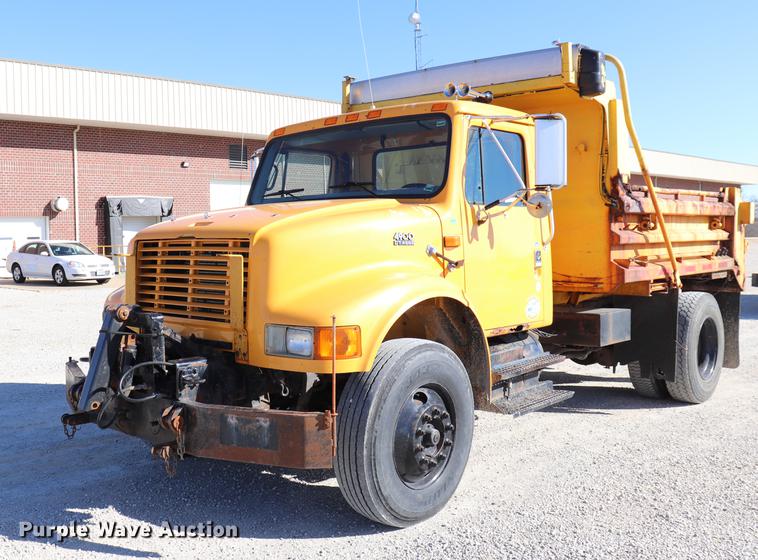 image for item EC9250 2000 International 4900 dump truck