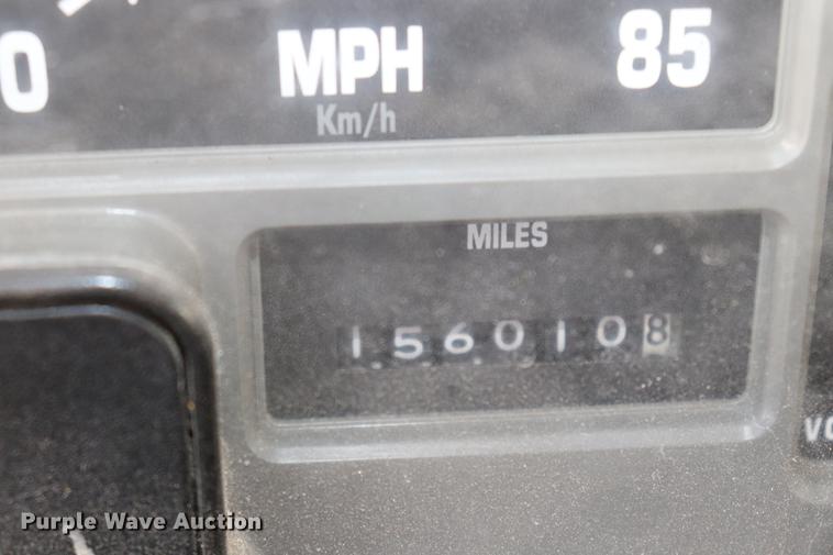 image for item EC9250 2000 International 4900 dump truck