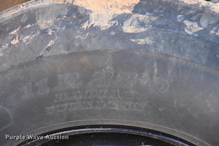 image for item EC9250 2000 International 4900 dump truck