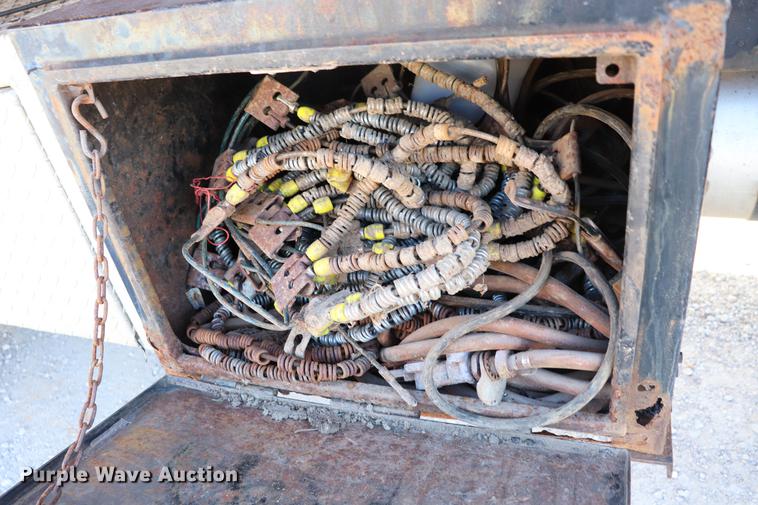 image for item EC9250 2000 International 4900 dump truck