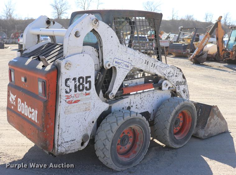 image for item EC9303 2005 Bobcat S185 skid steer
