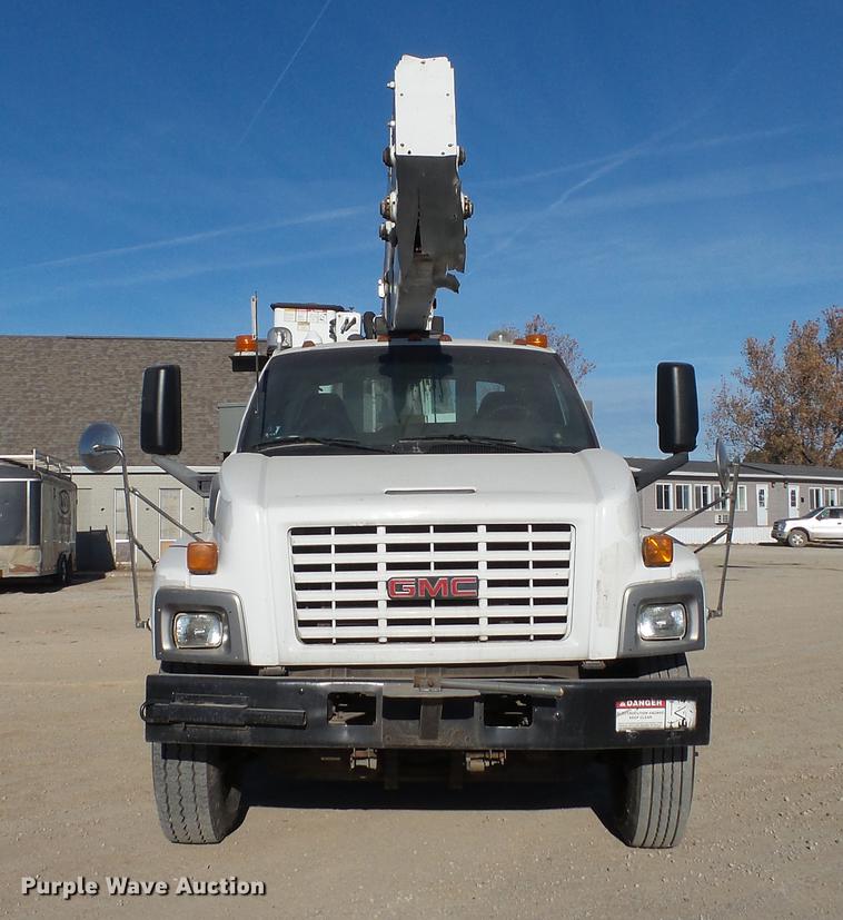 image for item EE9289 2006 GMC C7500 bucket truck