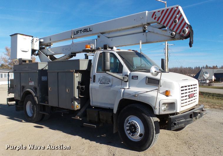 image for item EE9289 2006 GMC C7500 bucket truck