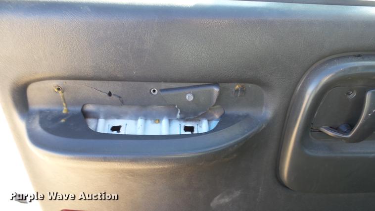 image for item EE9289 2006 GMC C7500 bucket truck