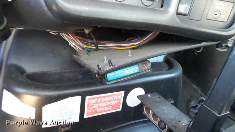 image for item EE9289 2006 GMC C7500 bucket truck