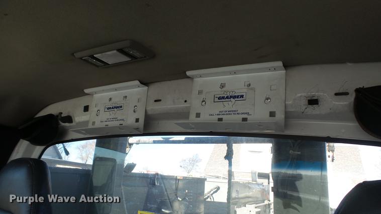 image for item EE9289 2006 GMC C7500 bucket truck