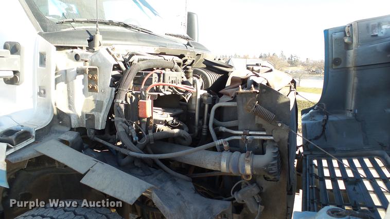 image for item EE9289 2006 GMC C7500 bucket truck