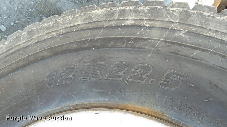 image for item EE9289 2006 GMC C7500 bucket truck