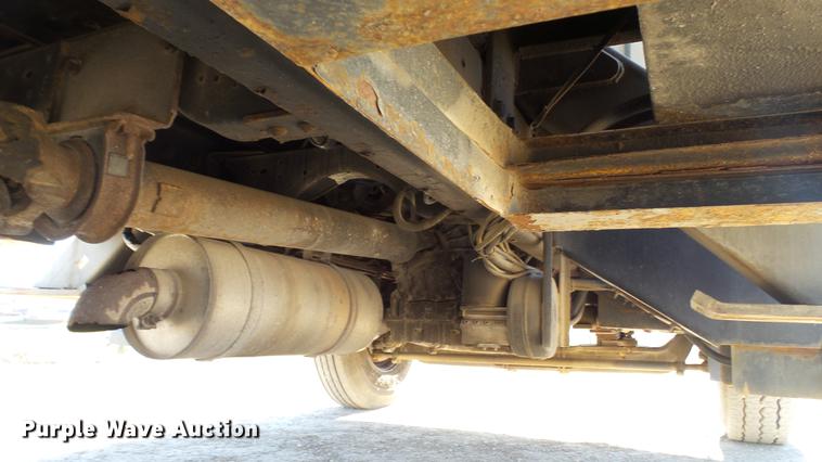 image for item EE9289 2006 GMC C7500 bucket truck