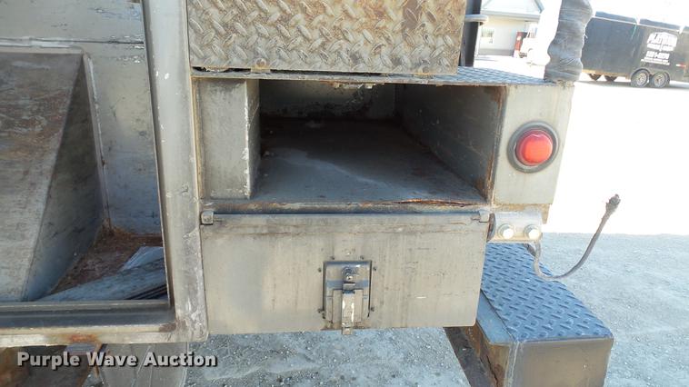 image for item EE9289 2006 GMC C7500 bucket truck
