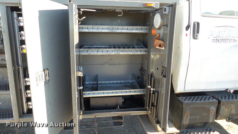 image for item EE9289 2006 GMC C7500 bucket truck