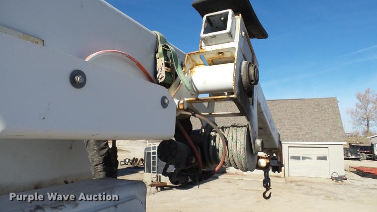 image for item EE9289 2006 GMC C7500 bucket truck