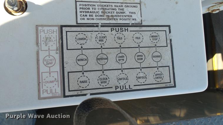 image for item EE9289 2006 GMC C7500 bucket truck