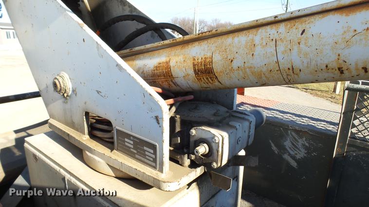 image for item EE9289 2006 GMC C7500 bucket truck