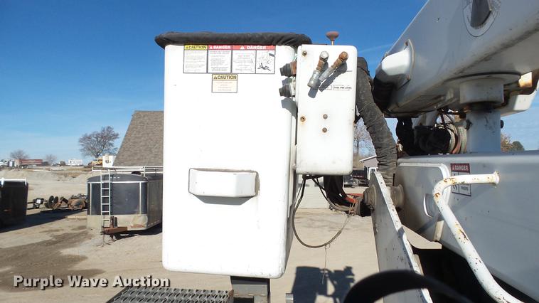 image for item EE9289 2006 GMC C7500 bucket truck