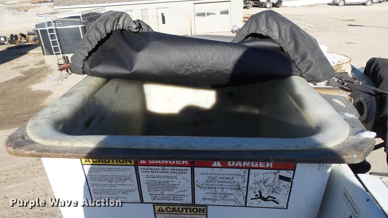 image for item EE9289 2006 GMC C7500 bucket truck