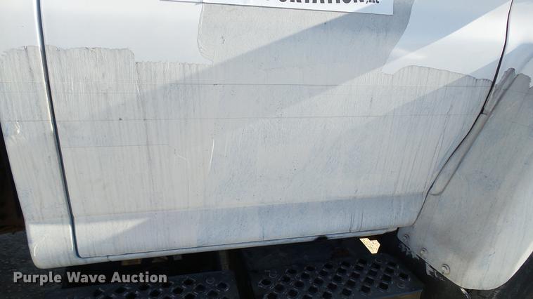 image for item EE9289 2006 GMC C7500 bucket truck