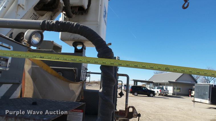 image for item EE9289 2006 GMC C7500 bucket truck