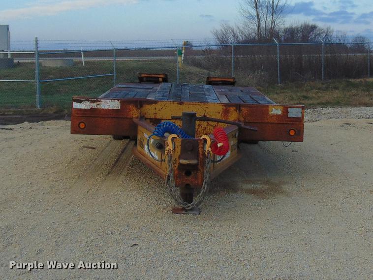 image for item EE9298 1994 Eager Beaver 20HALX equipment trailer