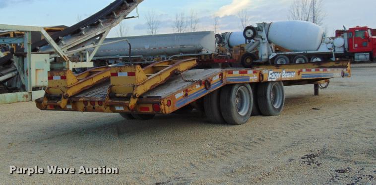 image for item EE9298 1994 Eager Beaver 20HALX equipment trailer